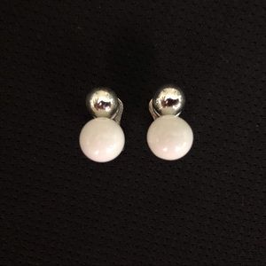 VTG White & Silver Clip On Earrings